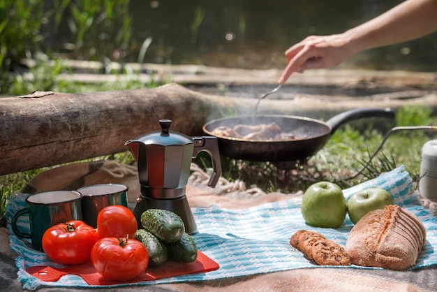 Vamos fazer um piquenique de comida e bebida