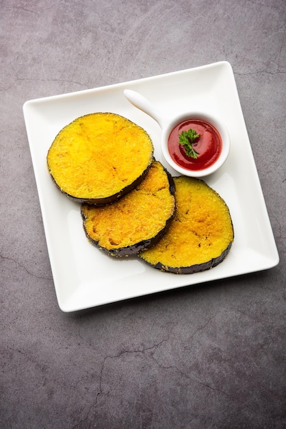 Vangyache Kaap ou Pan Fried Crispy Berinjela, receita de acompanhamento indiano