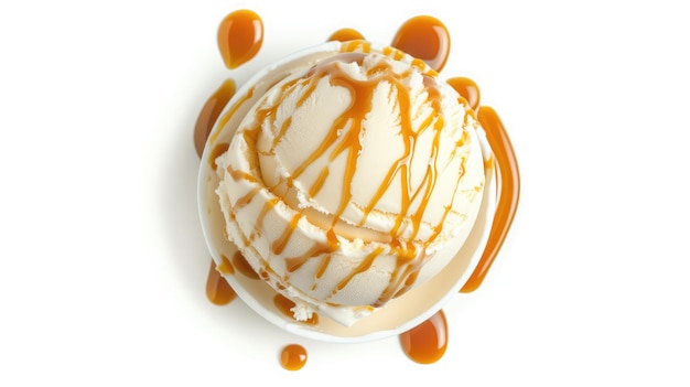 Vanille-Eis mit Karamellsauce, isoliert auf weißem Hintergrund, Top-View