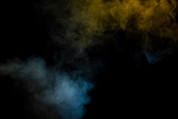 Vapor azul e amarelo em um fundo preto