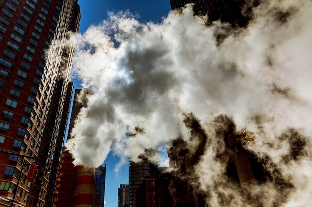 Vapor de ar, acidente, ar reparador na rua em Midtown Manhattan.