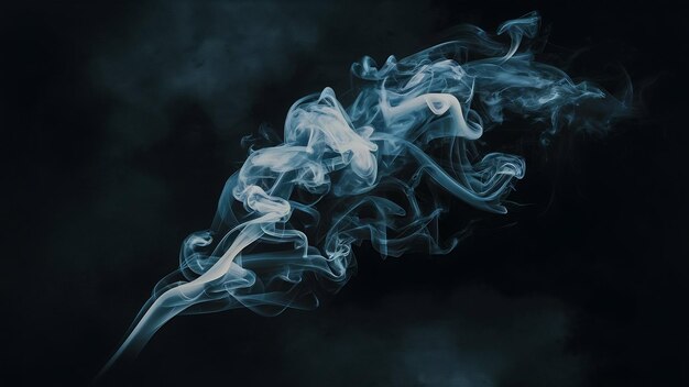 Vapor de humo azul extendido contra un fondo negro