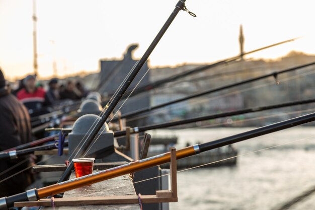 Varas de pesca com chá turco