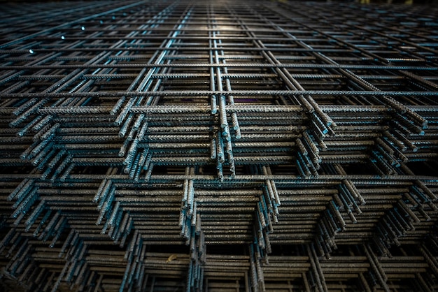 Foto varas ou barras de aço usadas para reforçar o concreto no armazém da oficina de metalurgia empresa industrial moderna