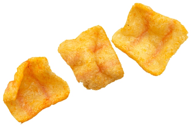 Várias batatas fritas isoladas em um fundo branco