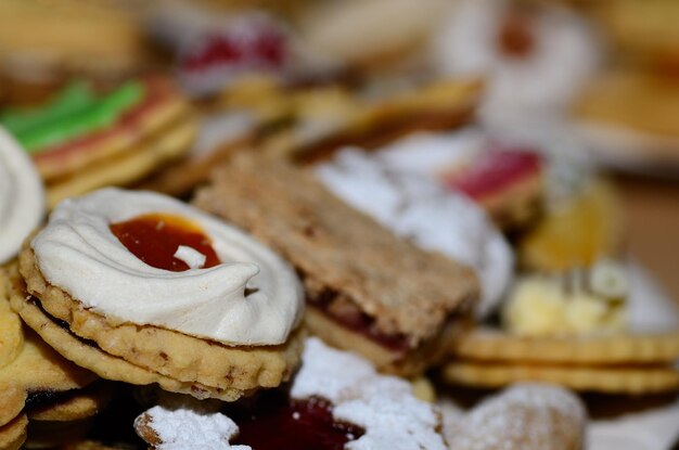 Varias galletas navideñas