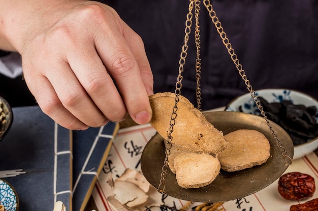 Varias medicinas tradicionales chinas