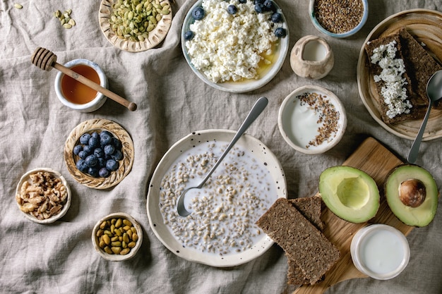 Variedad de desayuno saludable