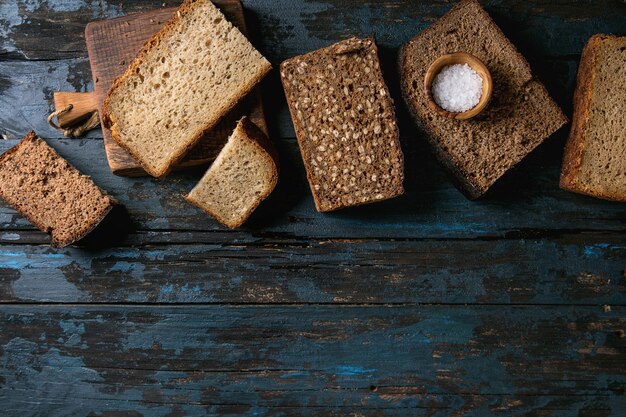 Variedad de pan de centeno