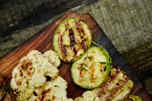 Variedad de verduras a la plancha.