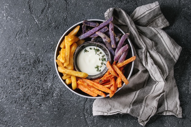 Variedade de batatas fritas