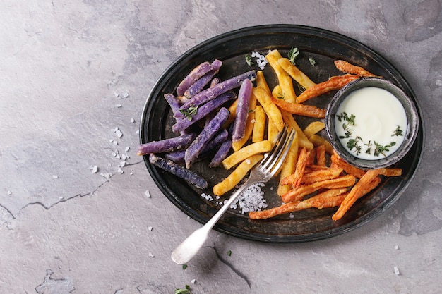 Variedade de batatas fritas