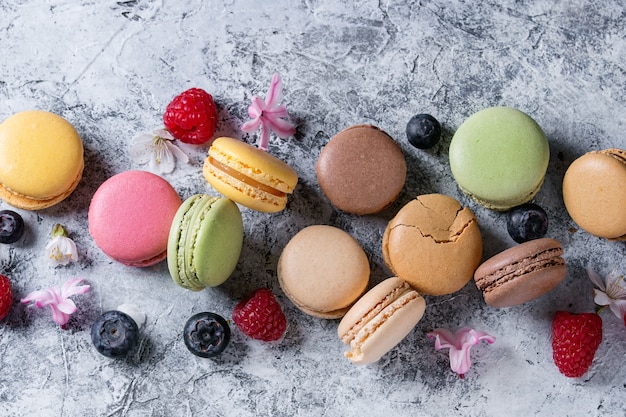 Variedade de macaroons de sobremesa francesa