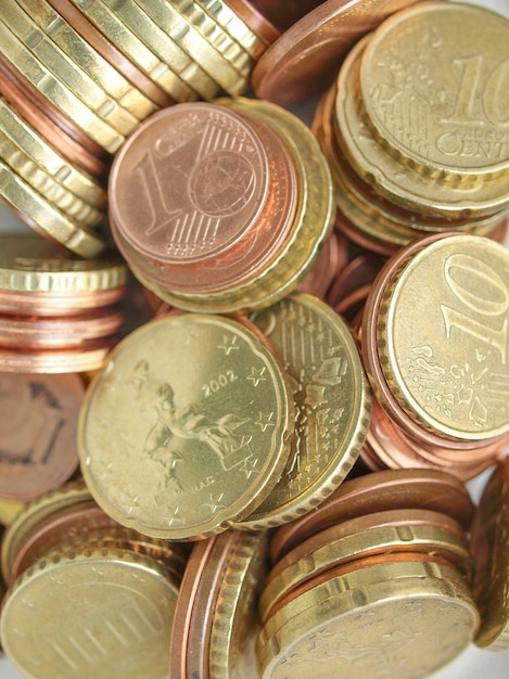 Foto variedade de moedas de euro úteis como pano de fundo