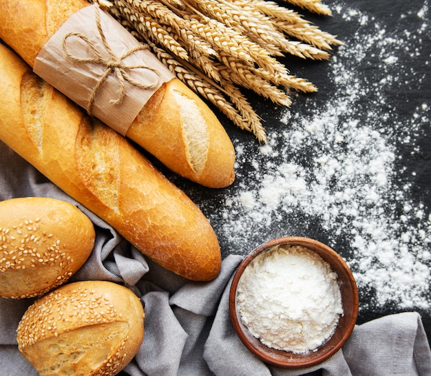 Variedade de pão assado