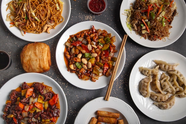 Foto variedade de pratos tradicionais chineses comida asiática vista de cima