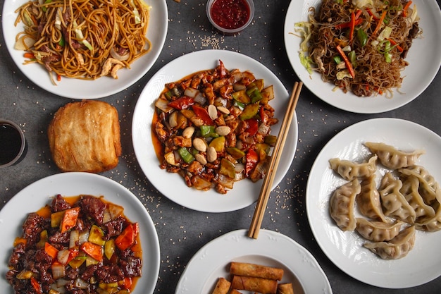 Foto variedade de pratos tradicionais chineses comida asiática vista superior plana lay