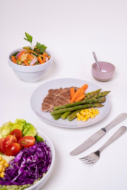 Variedade de refeições deliciosas de alto ângulo