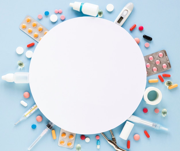 Foto variedade de vista superior de comprimidos e pílulas