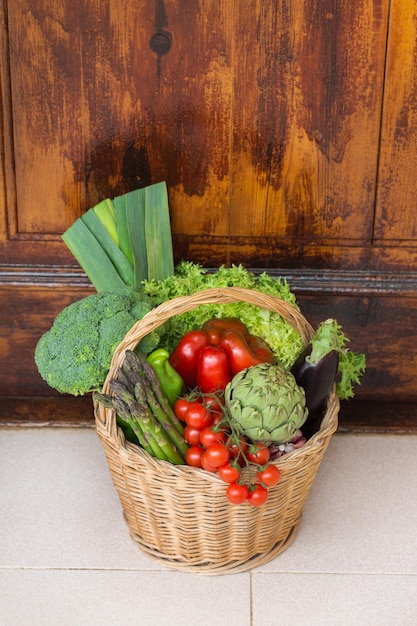 Variedade ou mercado de fazendeiros vegetais maduros orgânicos biológicos