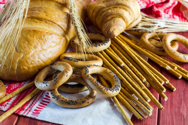 Variedades de productos de panadería.