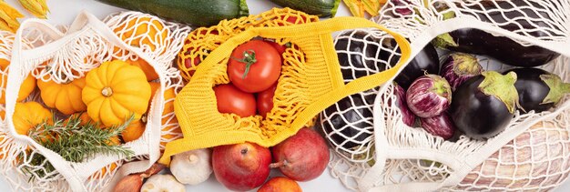 Variedades de verduras y frutas orgánicas.