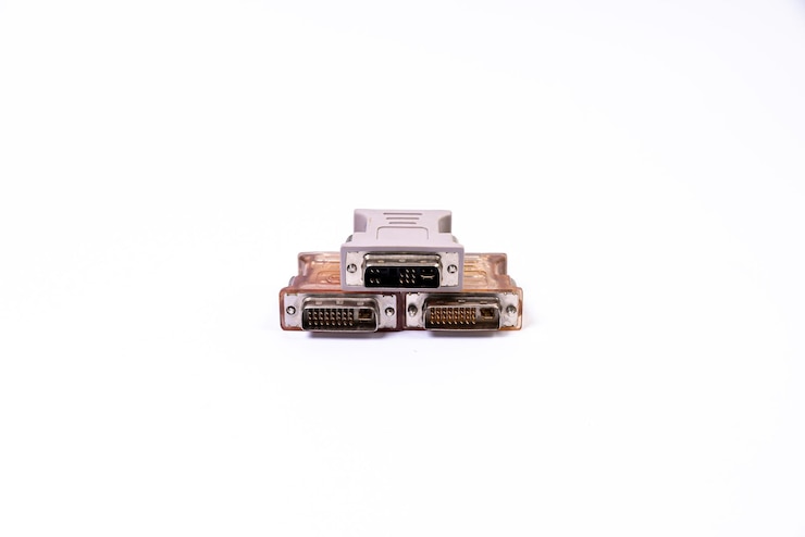 Foto vários adaptadores de cabos conversores para computadores e smartphones hdmi vga usb dvi dp isolado em branco