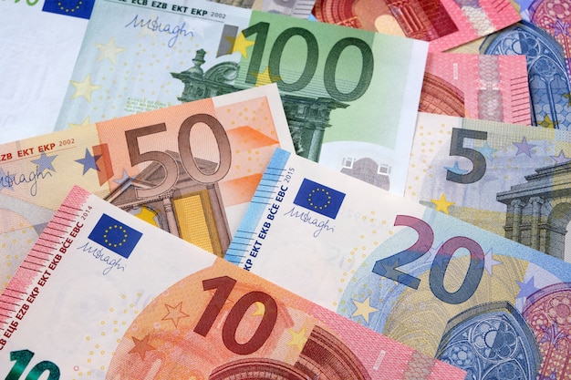 Varios antecedentes de euros diferentes