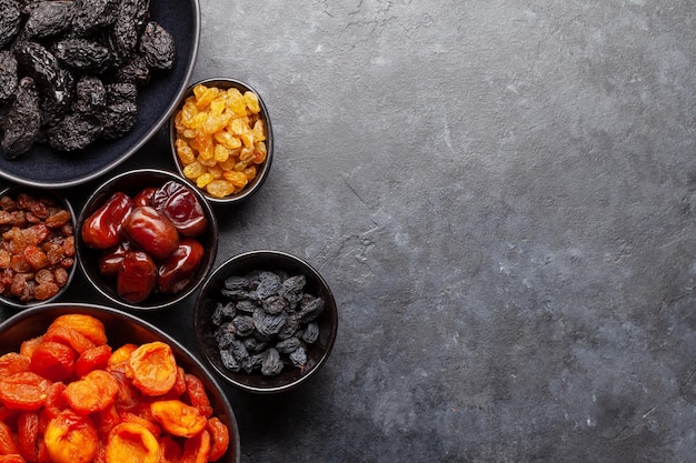 Foto vários frutos secos e nozes