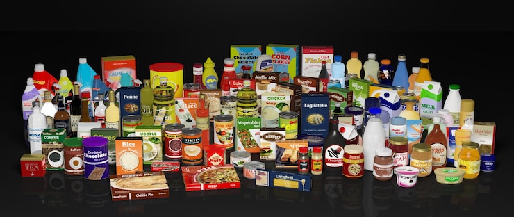 Foto varios productos comestibles primer plano sobre fondo negro con reflejos