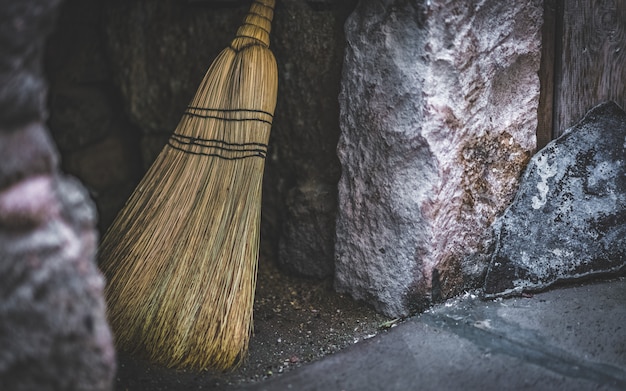 Varita mágica de madera fantástica escoba; Herramientas mágicas de un grupo de brujas