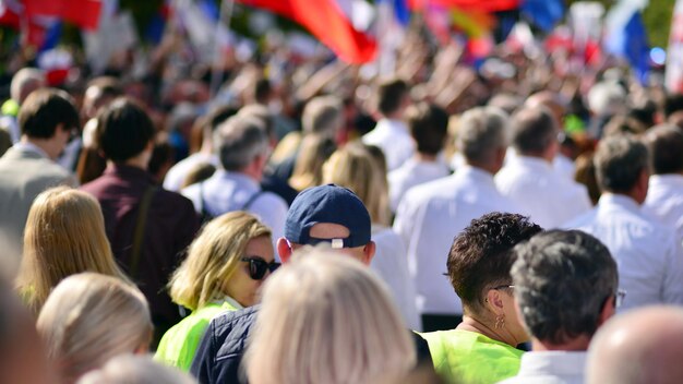 Varsovia Polonia 1 de octubre de 2023 Marcha del millón de corazones Cientos de miles marchan