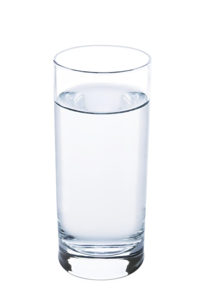 Vaso de agua en blanco