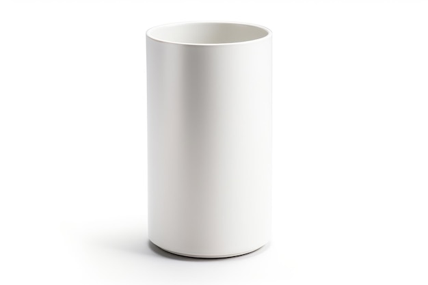 Vaso de metal cilíndrico cleanlined com acabamento branco fosco sobre fundo branco IA generativa