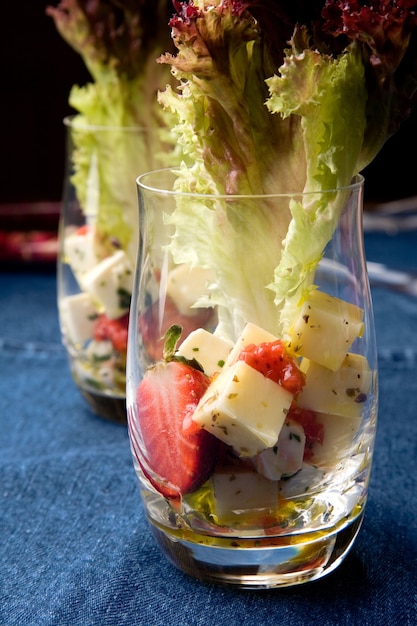 Vaso de ensalada en denim