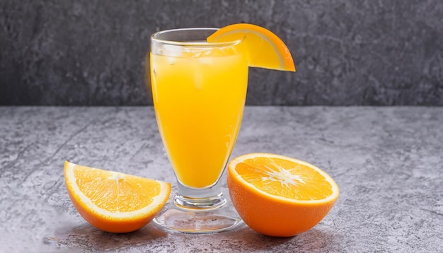 Vaso de jugo de naranja