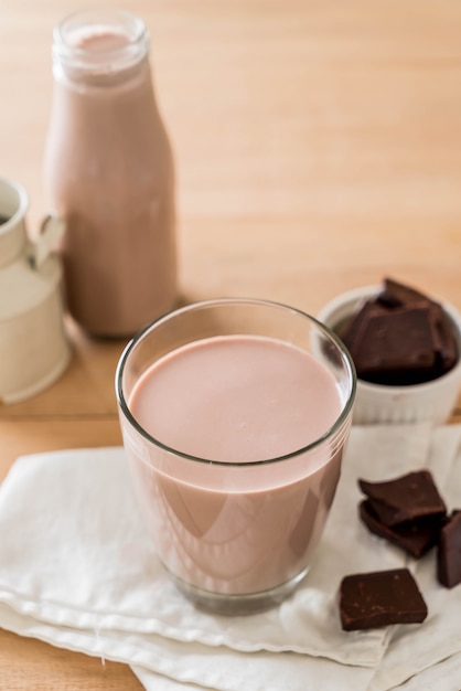 vaso de leche con chocolate