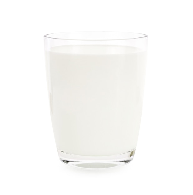 Foto vaso de leche sobre fondo blanco