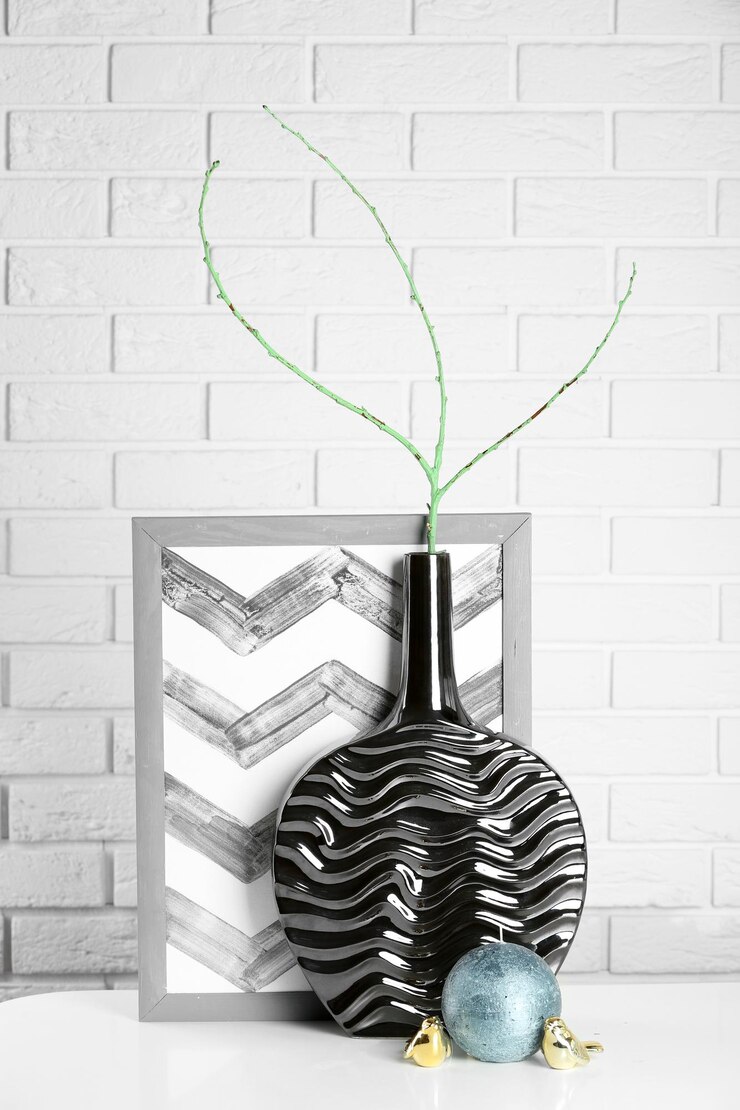 Foto vaso moderno com decoração no chão do quarto