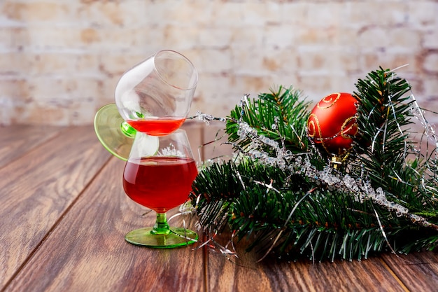 Vaso navideño de decoración de whisky y regalos.