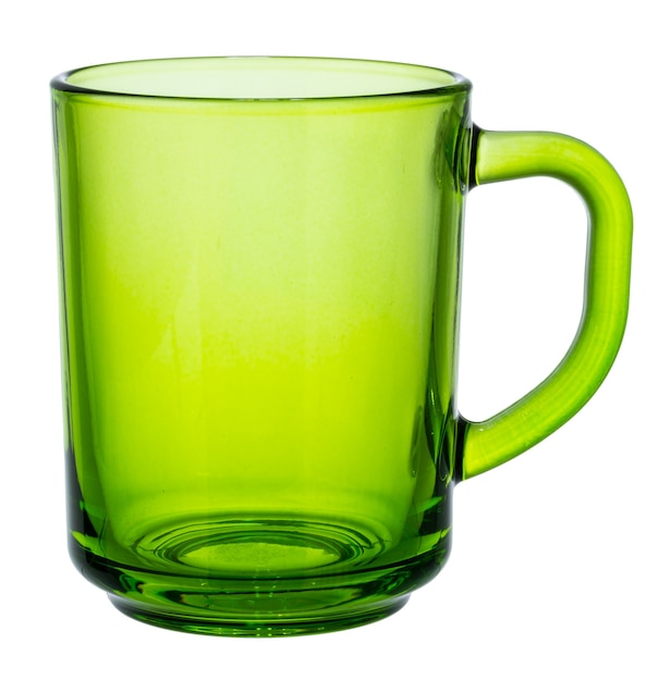 Vaso de vidrio vacío aislado en blanco