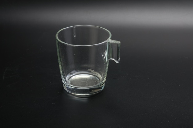 Vaso de vidrio vacío para bebidas