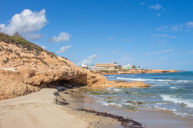 Foto vega baja del segura a emblemática torre da horadada na costa de pilar de la horadada