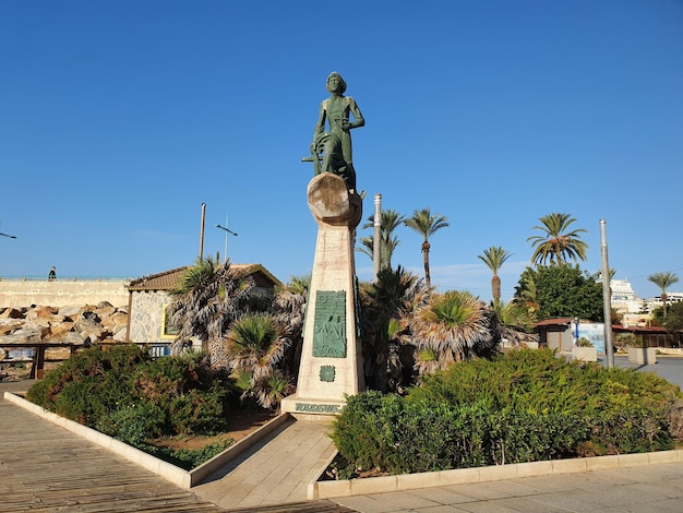 Foto vega baja del segura torrevieja estatuas