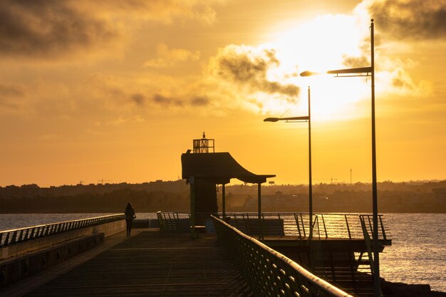 Vega Baja del Segura - Torrevieja - Instantes al atardecer en el dique de levante del puerto