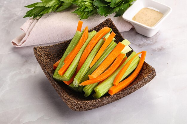 Veganische Küche diätetische Sellerie und Karotten