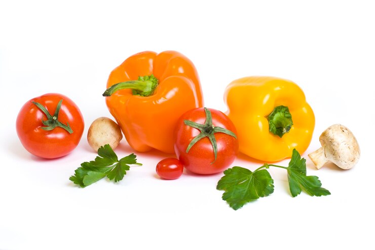 Vegetais multicoloridos em um fundo branco
