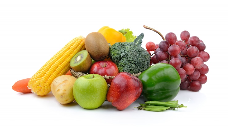 Foto vegetales y frutas en blanco