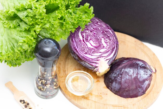 Vegetarianismo. ingredientes para una ensalada ligera