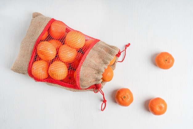 Vegetarische Bio-Orangen im Sack